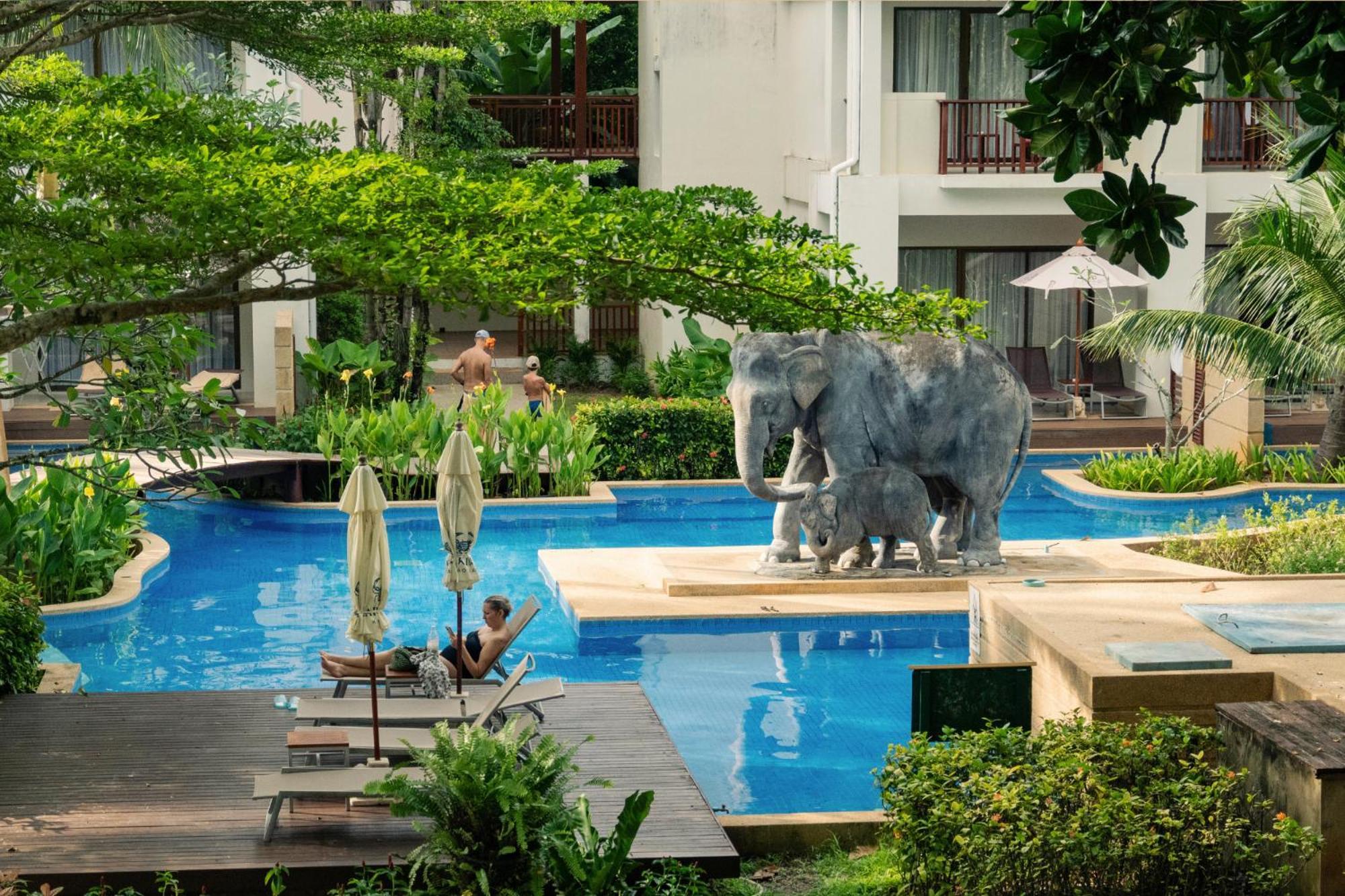 อัปสรา บีชฟร้อนท์ แอนด์ รีสอร์ท เขาหลัก